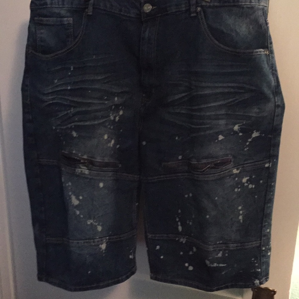 Akademiks motto shorts